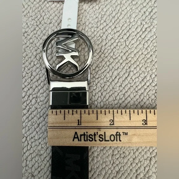 MICHAEL Michael Kors Women’s Reversible Belt | Color: Black and Gray | Size: M - Picture 7 of 12